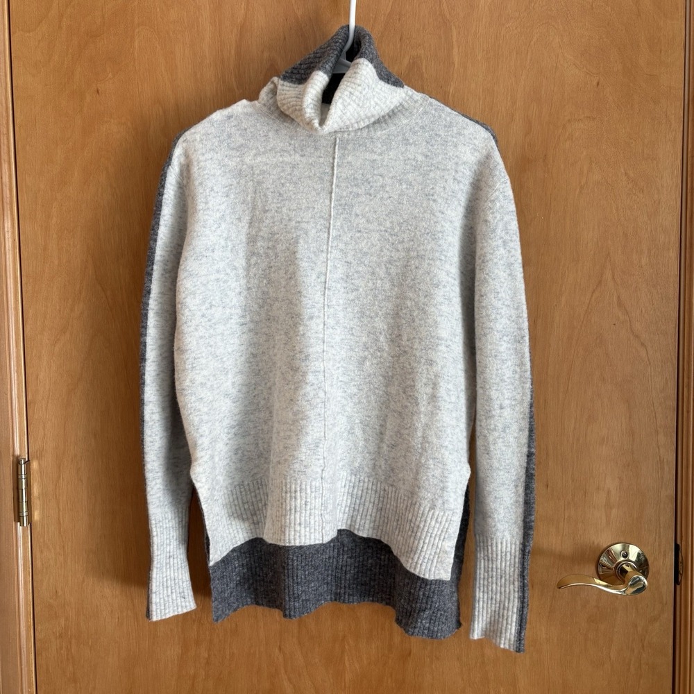 Athleta Long Sleeve Turtleneck Two Tones Wool Blend Sweater Women's Size XS‎